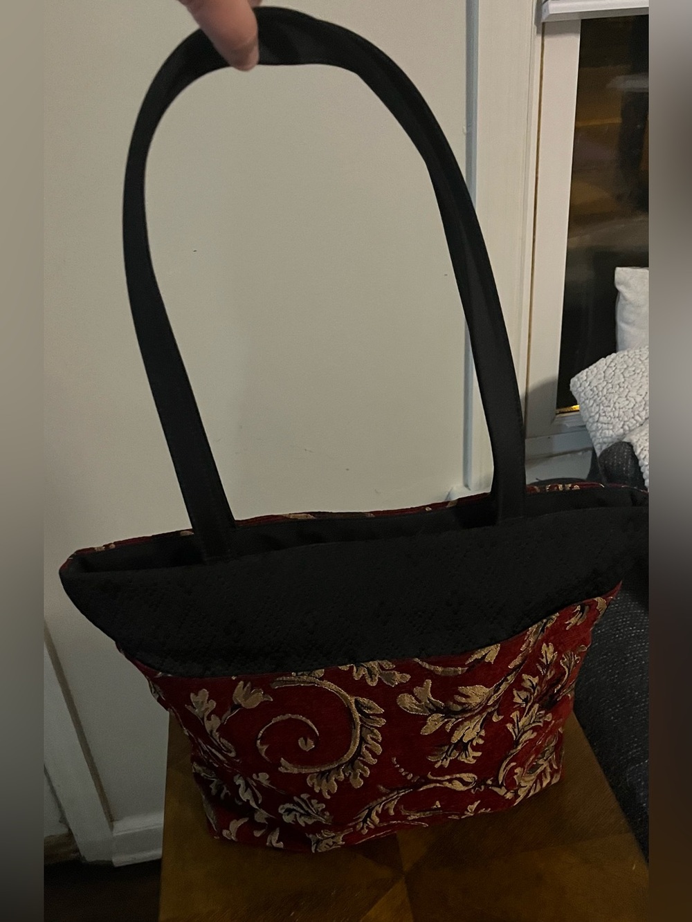 Elegant Red and Gold Tapestry Tote Bag with Black Straps - Picture 3 of 6
